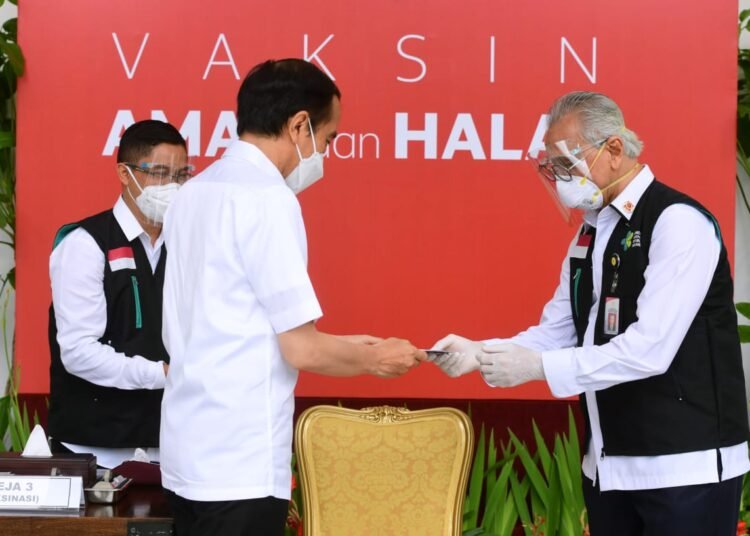 VAKSINASI COVID-19 RESMI DIMULAI