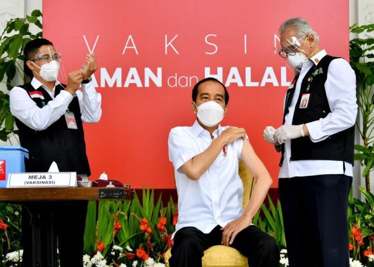 PRESIDEN AWALI VAKSINASI COVID-19