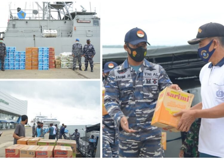 DANDIM 1002/ BARABAI BAGIKAN LOGISTIK KORBAN BANJIR