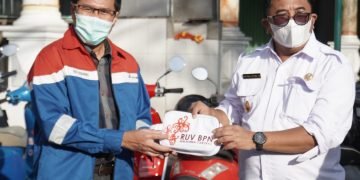 GANDENG KOMUNITAS, PERTAMINA BERBAGI MASKER