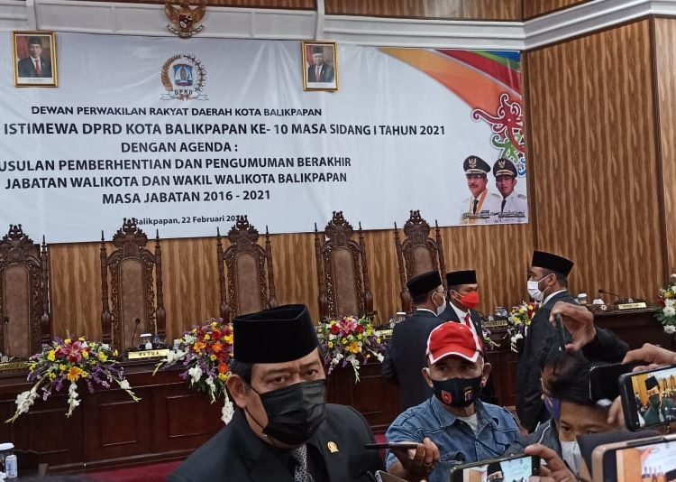 WALIKOTA BERAKHIR, DPRD GELAR PARIPURNA