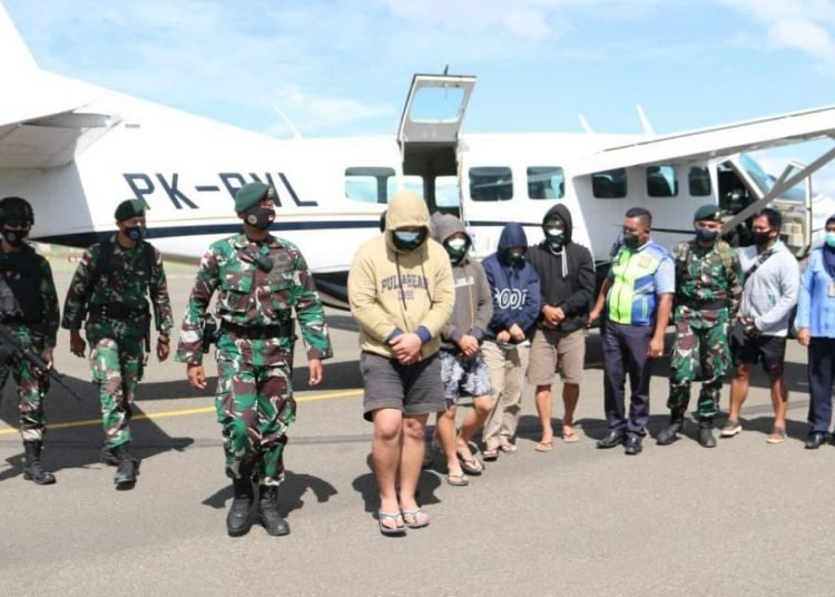SATGAS PAMTAS RI-MALAYSIA KOMITMEN PERANGI NARKOBA