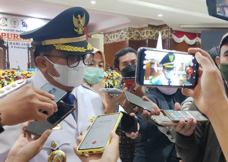 WALIKOTA PAMIT SAAT PARIPURNA