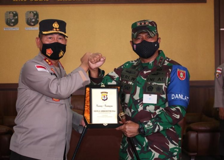 PANGDAM VI/MULAWARMAN TINJAU PEMBANGUNAN MAKOREM 092/MAHARAJALILA