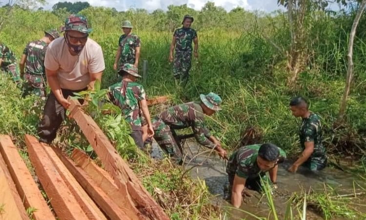 SATGAS TMMD KODIM 0903/TSR SIAP BANGUN JEMBATAN