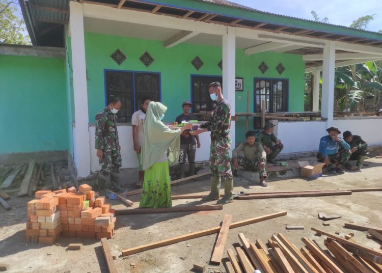 WARGA BERBAGI KEHANGATAN LEWAT KUE DAN KOPI
