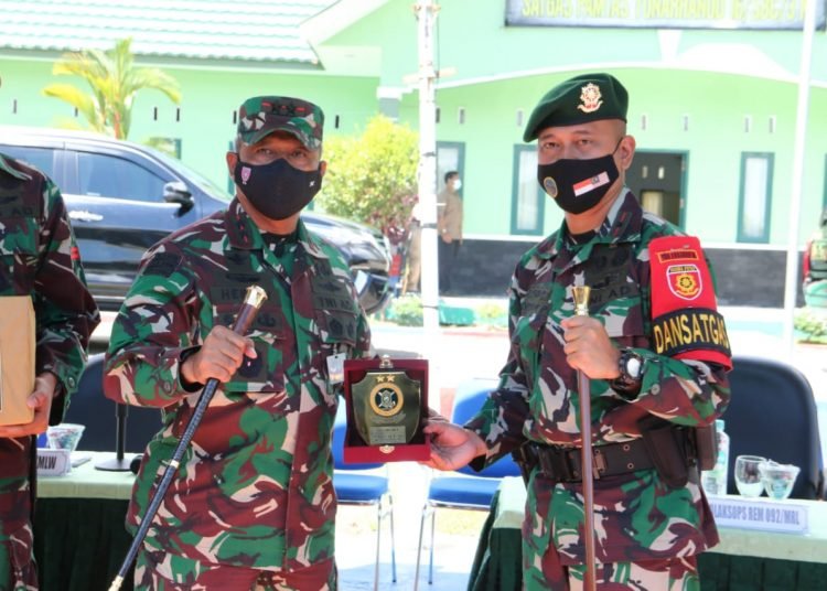 PANGDAM KUNJUNGI SATGAS PAMTAS YONARHANUD 16/SBC