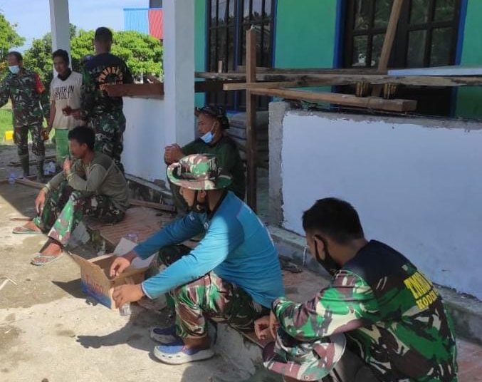 TMMD JALIN KEAKRABAN DENGAN WARGA