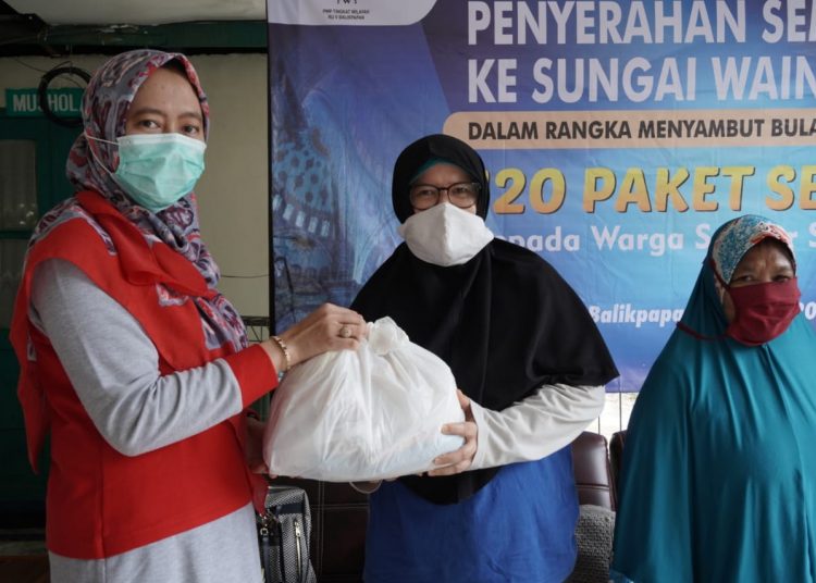 SAMBUT RAMADHAN, PERTAMINA BAGIKAN 120 PAKET SEMBAKO