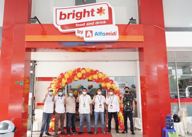 GANDENG ALFAMART DAN ALFAMIDI, PERTAMINA RESMIKAN 8 BRIGHT STORE