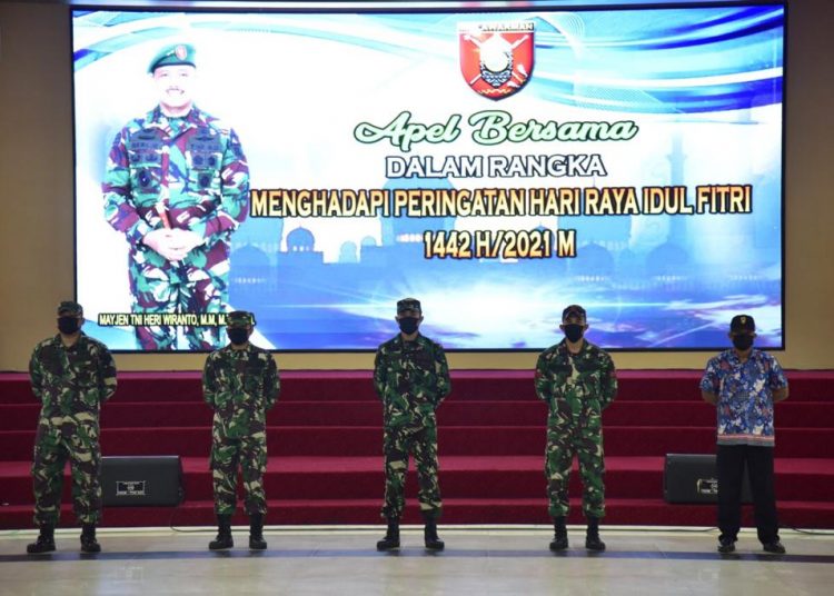 KODAM VI/MLW GELAR APEL BERSAMA JELANG IDUL FITRI 1442 H