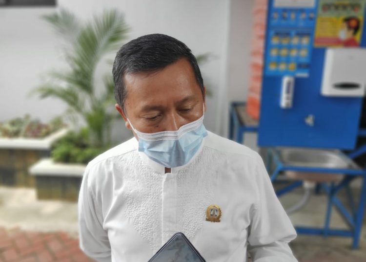 DPRD PERTANYAKAN PENERAPAN PERDA NAKER