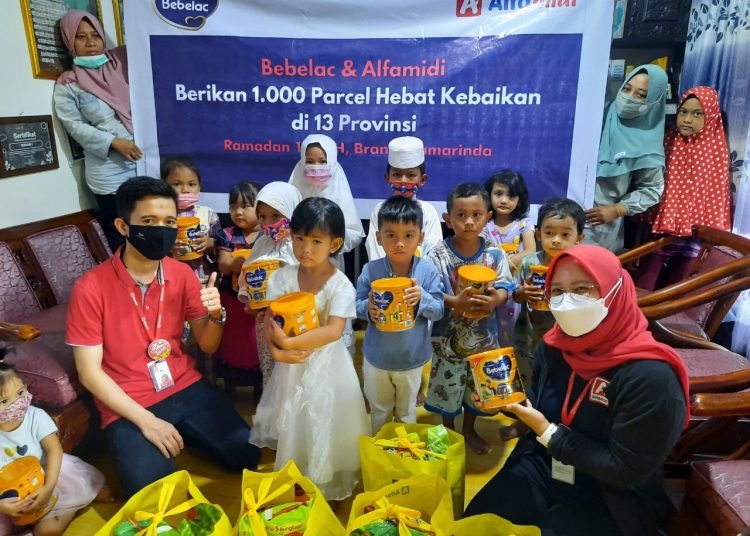 ALFAMIDI DAN BEBELAC BERBAGI 1.000 PARCEL DI 13 PROVINSI