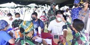 PANGDAM VI/MLW TINJAU SERBUAN VAKSIN DI BALIKPAPAN