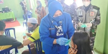 LANAL BALIKPAPAN GELAR SERBUAN VAKSIN DI PPU