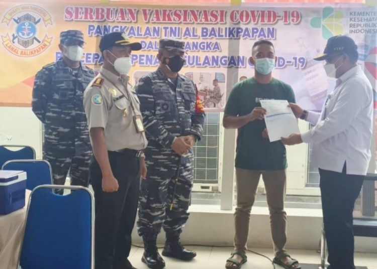 LANAL GELAR SERBUAN VAKSIN DI PELABUHAN SEMAYANG