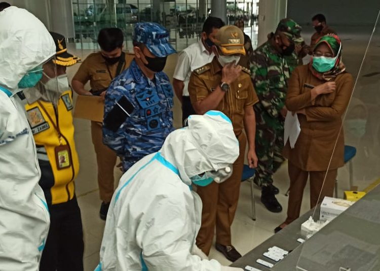 RAPID ANTIGEN MASAL DI BANDARA DAN PELABUHAN TAK TEMUKAN POSITIF