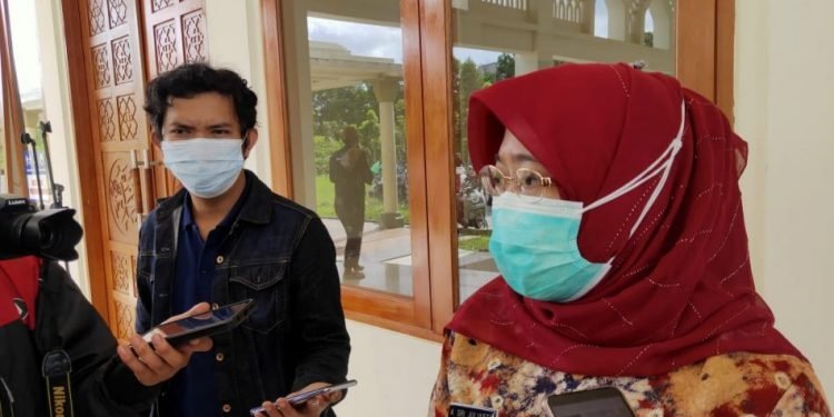 6 KARYAWAN MINIMARKET POSITIF COVID-19