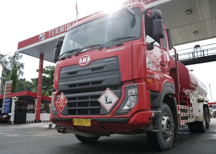 PERTAMINA BERI PENGHARGAAN 19 AGEN BBM INDUSTRI