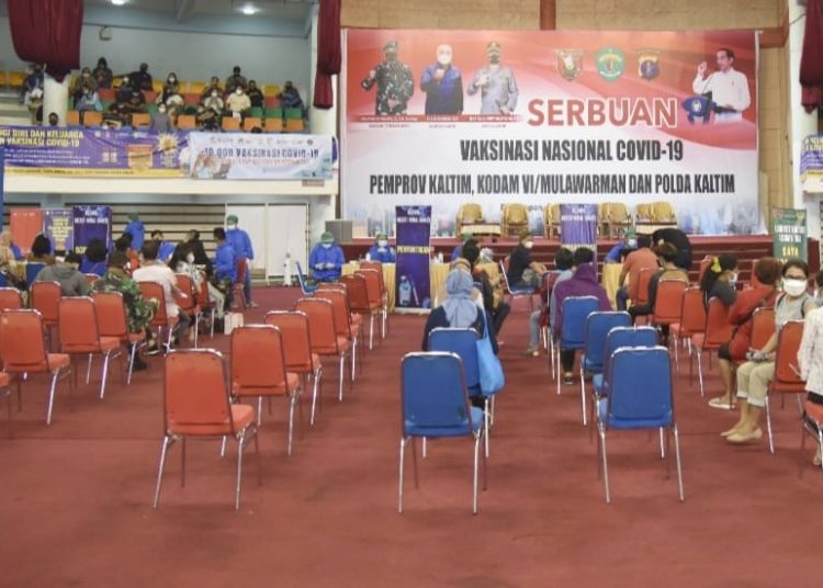 PANGDAM VI/MLW TINJAU SERBUAN VAKSIN KEDUA