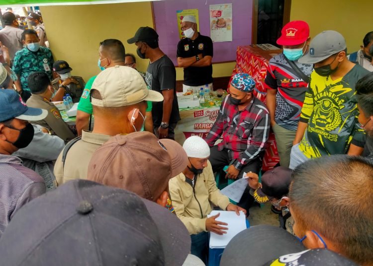 PEMKOT PINDAHKAN PKL KE HALAMAN PARKIR
