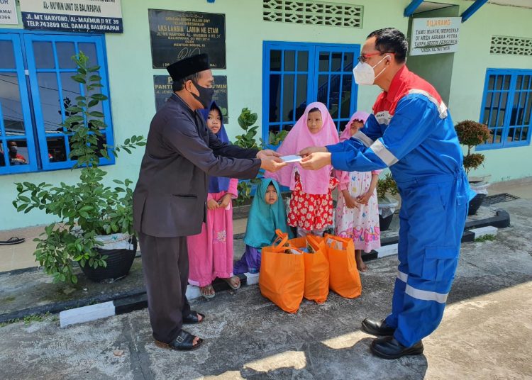 PERTAMINA BERBAGI SEMBAKO BUAT WARGA TERDAMPAK PPKM