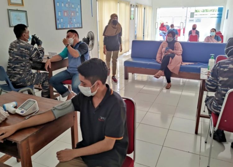 LANAL BALIKPAPAN AWALI AGUSTUS DENGAN SERBUAN VAKSIN