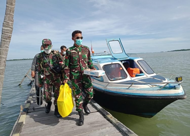 KODIM 0907/TRK GELAR VAKSINASI UNTUK WARGA PULAU SADAU