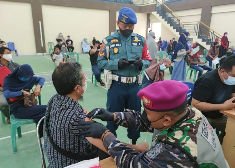 PESISIR MANGGAR JADI SASARAN SERBUAN VAKSIN TNI AL
