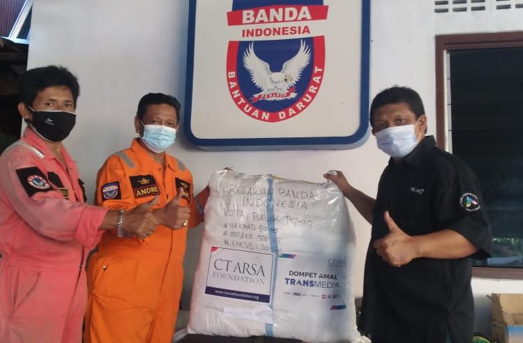 BANDA BALIKPAPAN TERIMA APD DARI CT ARSA