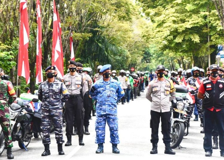 TNI AL BAGIAN BANSOS KEPADA WARGA TERDAMPAK COVID-19