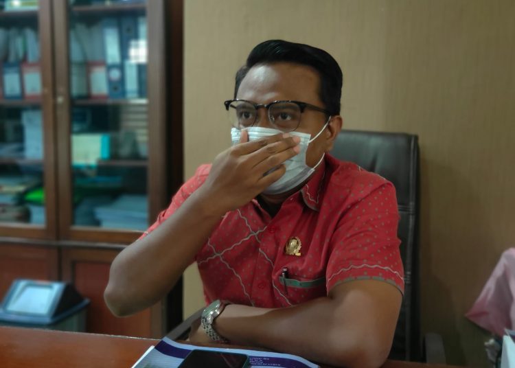 DPRD MINTA PEMKOT PERBAIKI DATA BANSOS