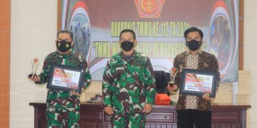 KODAM VI/MLW RAIH 2 PENGHARGAAN JURNALISTIK TMMD 111