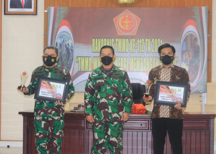 KODAM VI/MLW RAIH 2 PENGHARGAAN JURNALISTIK TMMD 111