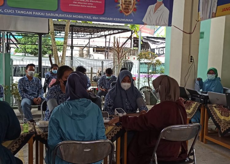 DKK BALIKPAPAN SUNTIK VAKSIN 3.149 PELAJAR