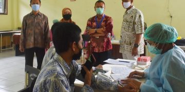 PUSKESMAS BARU ULU VAKSINASI PELAJAR SMA NEGERI 3 BALIKPAPAN