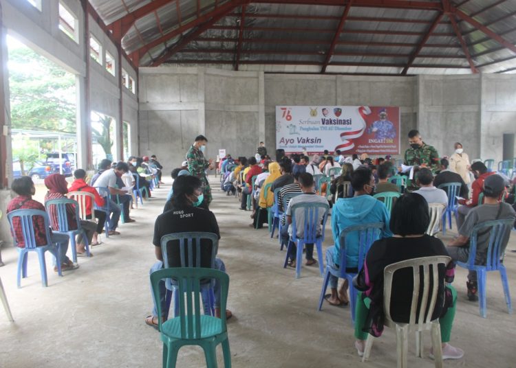 SUKSESKAN PROGRAM VAKSINASI NASIONAL, LANUD DHOMBER SERBUAN VAKSINASI DOSIS I DAN II