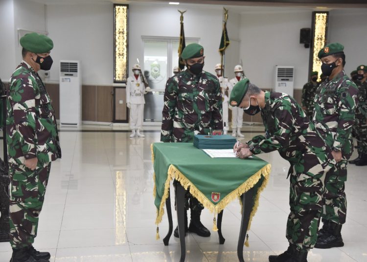 PANGDAM VI/MLW MUTASI SEJUMLAH PEJABAT