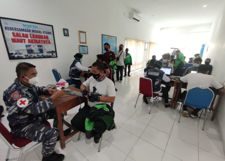 300 OJEK ONLINE SERBU LANAL BALIKPAPAN