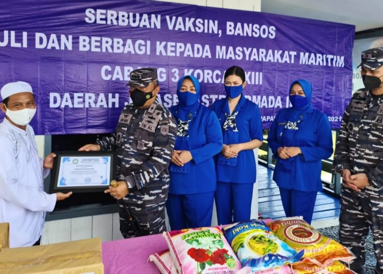 DANLANAL BALIKPAPAN KUNJUNGI POS TNI AL GROGOT
