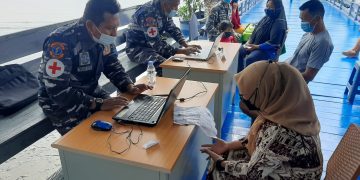 TNI AL BALIKPAPAN TERUSKAN SERBUAN VAKSIN KE PESISIR