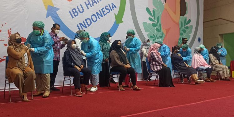 PEMERINTAH JAMIN KEAMANAN VAKSINASI PADA IBU HAMIL