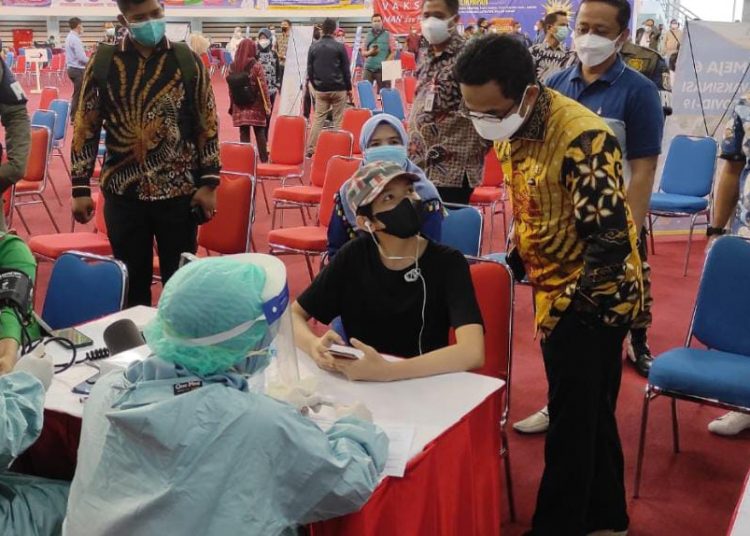 DUKUNG PEMERINTAH, OJK DAN BI GELAR VAKSINASI BERSAMA