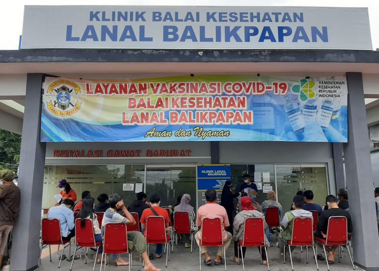 LANAL BALIKPAPAN GELAR VAKSINASI DI HARI LIBUR