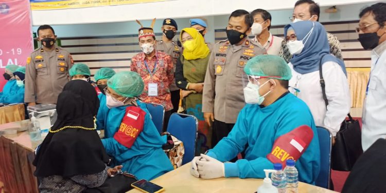 SEBANYAK 2500 DOSIS VAKSIN SASAR PELAKU UMKM BALIKPAPAN