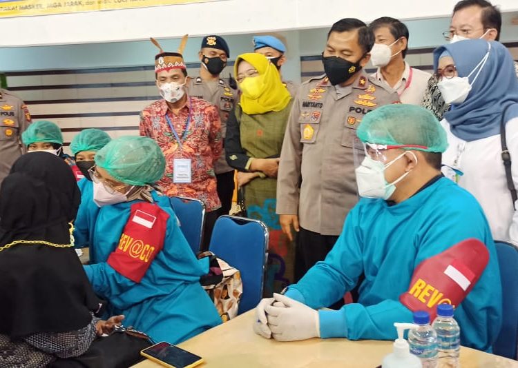 SEBANYAK 2500 DOSIS VAKSIN SASAR PELAKU UMKM BALIKPAPAN