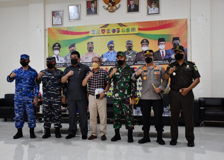 LANAL BALIKPAPAN GELAR VAKSINASI BERSAMA FORKOPIMDA DAN POLRI