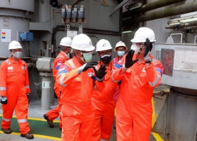 KOMISARIS PERTAMINA KUNJUNGI BLOK MAHAKAM