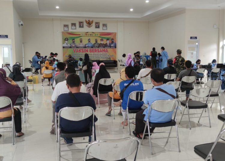LANAL BALIKPAPAN GELAR VAKSINASI DI DUA TEMPAT