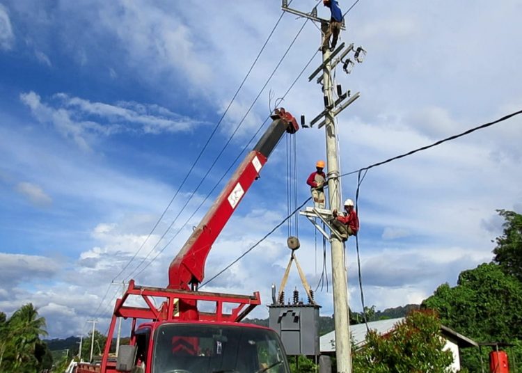 754 WARGA KALTARA KINI DAPAT LISTRIK